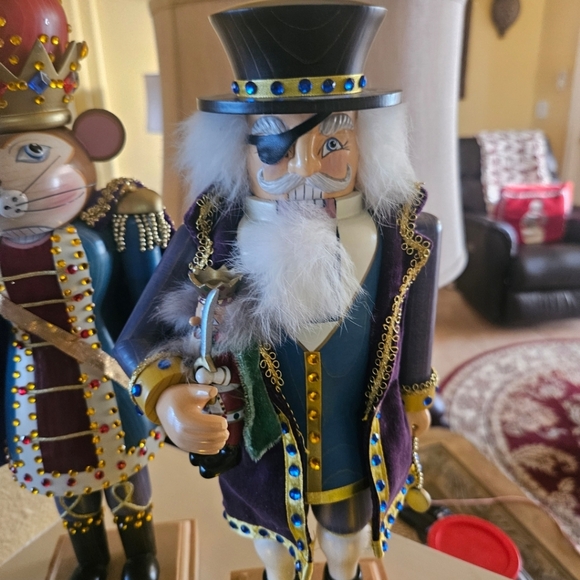 NUTCRACKERS set Of Two(2) Vintage Wooden MOUSE KING & Kurt ADLER Drosselmeier - Picture 8 of 16